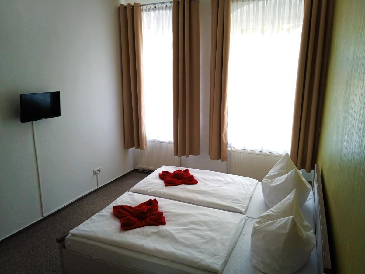 Altstadtpension Brandenburg Brandenburg  ภายนอก รูปภาพ